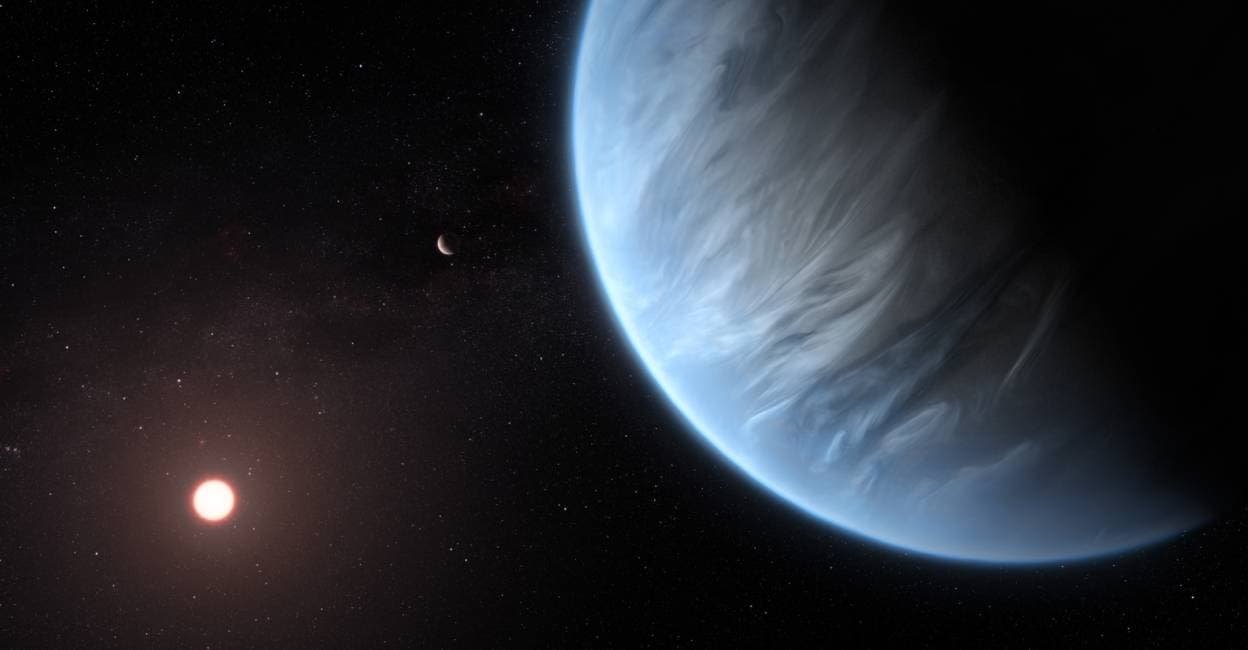 A handout artist's impression released on September 11, 2019, by ESA/Hubble shows the K2-18b super-Earth, the only super-Earth exoplanet known to host both water and temperatures that could support life. Photo: AFP
