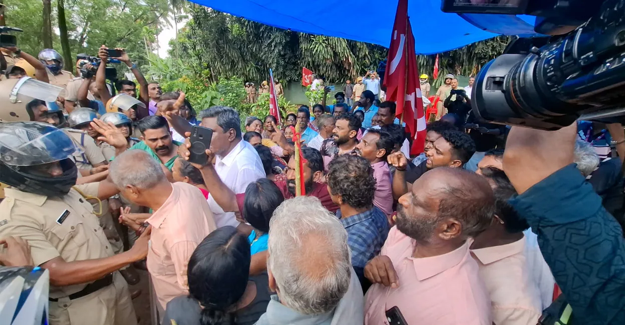 Humiliated by 14-0 poll rout in Ernakulam, CPM turns Kizhakkambalam eviction row into first offensive against UDF govt
