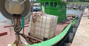 Mid-sea hit-and-run off Kasaragod coast leaves Tamil Nadu fishing boat badly damaged | deep-sea fishing boat accident | Kasaragod coast collision | Kanyakumari fishing boat | tugboat hit-and-run | Susanna fishing vessel | Ocean Radiance tug | rash and negligent navigation | endangering human life | mid-sea accident report | fishermen welfare NGO | damage to fishing boat | coastal police investigation | fishing industry safety | marine accident insurance claim | ACTPnews