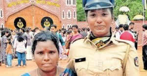 When this mother received big salute from her daughter after donning first police uniform | Kerala Stories | ACTPnews