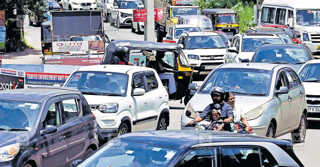Traffic curbs to continue on Palakkad's Olavakkod-Thanavu Road