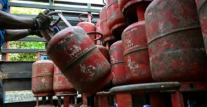 Relief for rural LPG users as Centre cuts refill booking gap from 45 to 25 days | LPG supply relief | India News | ACTPnews